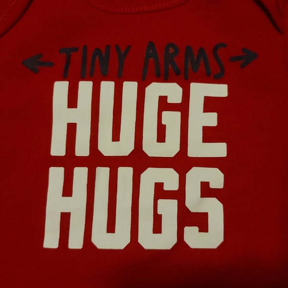 10 for $16 - Old Navy Red 3-6m 'Tiny Arms Huge Hugs' Long Sleeve Onesie - Picture 2 of 3